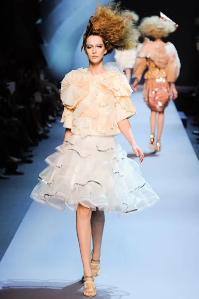 Look 14